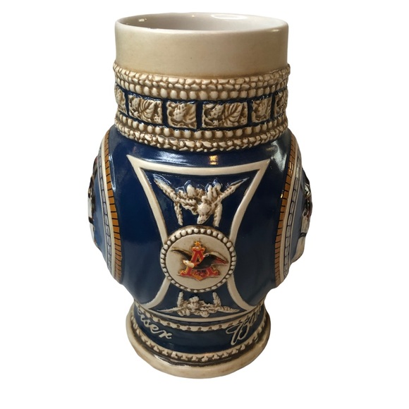 Anheuser-Busch Budweiser Collectible Pot Belly Stein “Dressed For The Parade” - Picture 9 of 14